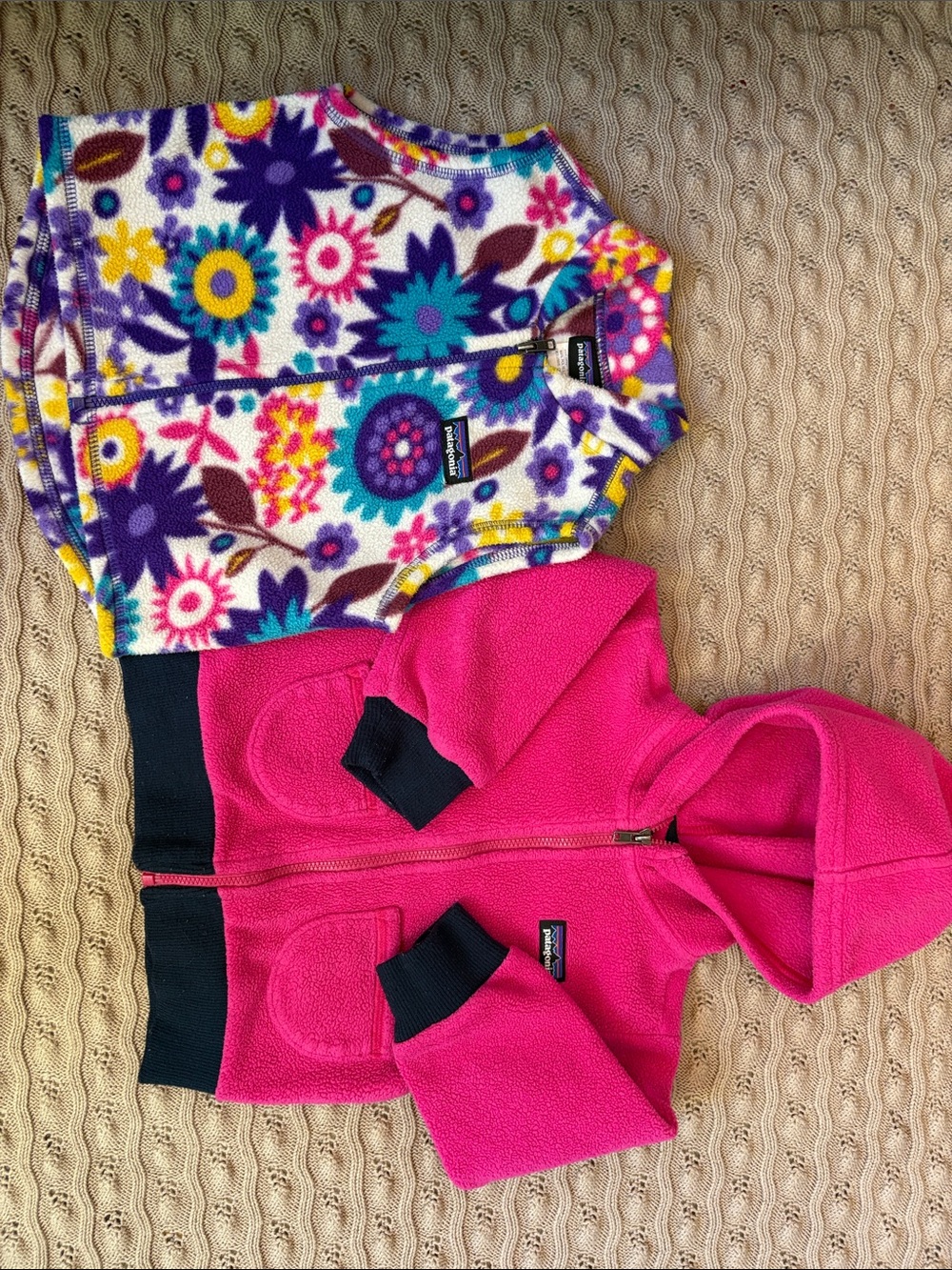 Patagonia 12M-18M Fleece Bundle Vest + Hoodie - Picture 3 of 7